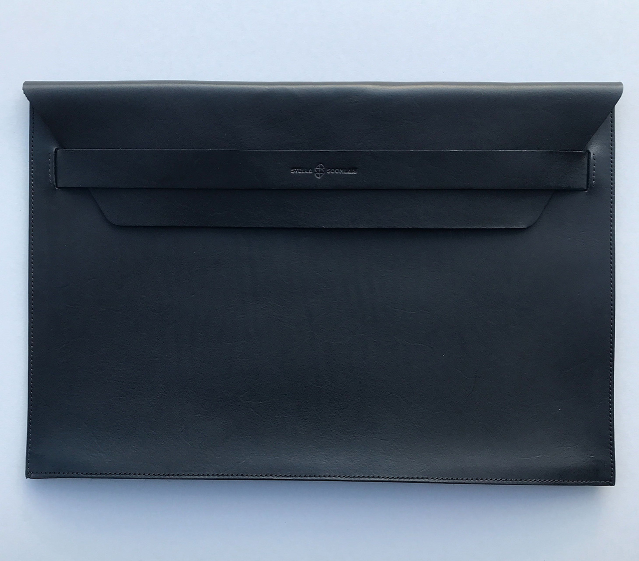 Laptop sleeve with flap