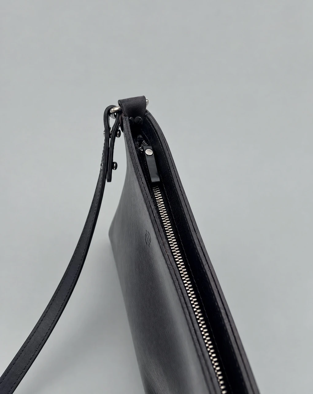 Escape Essentials Black – pre-loved