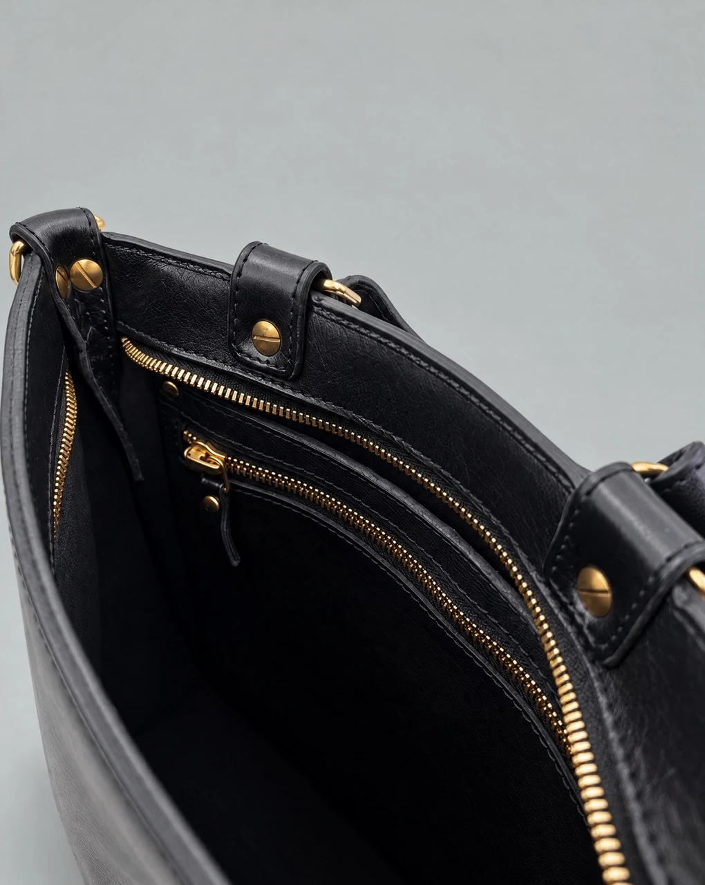 Go to the Library Small Black – pre-loved