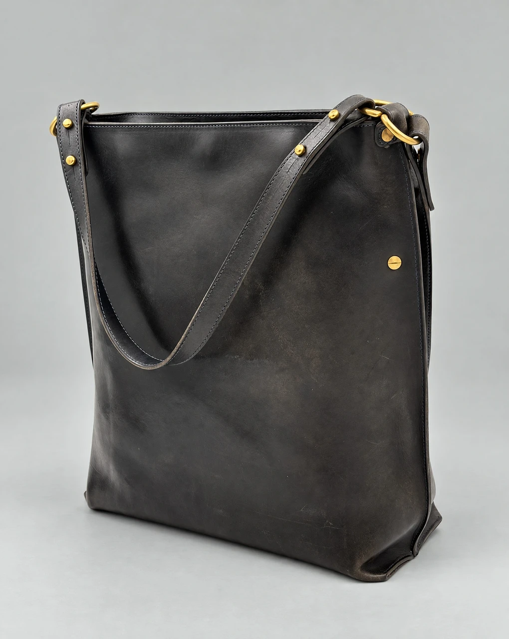Tumesinine Ready to Work Hard – preloved
