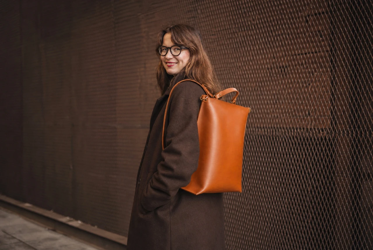 Stella Soomlais with a light brown Mild Librarian backpack